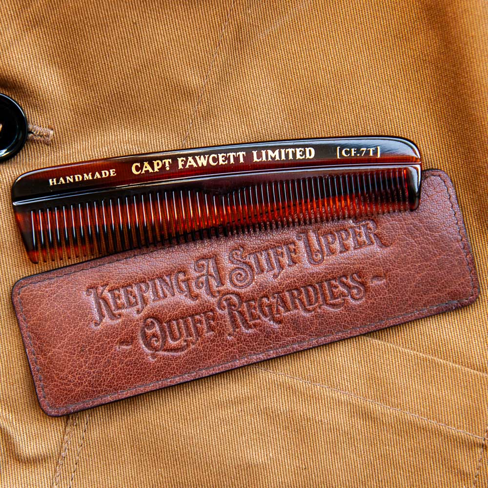 captain-fawcett-hair-comb-with-leather-case-feinzahnkamm-mit-handgefertigter-led image 1