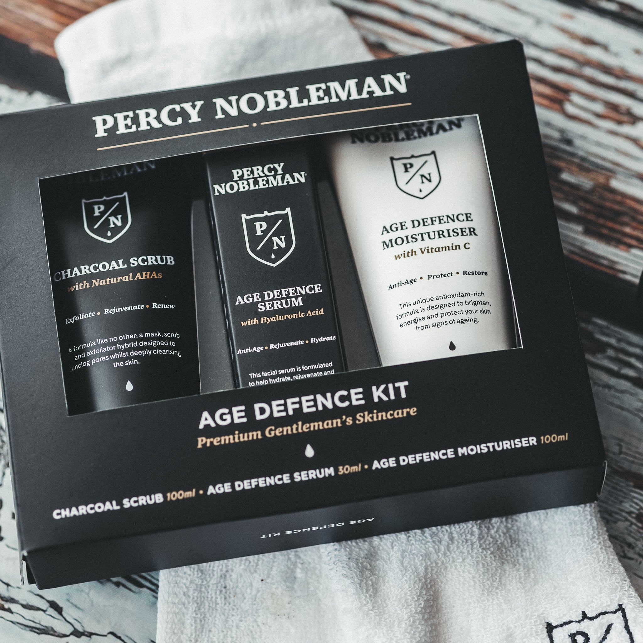 percy-nobleman-age-defence-kit-3-teiliges-hautpflege-set-mit-charcoal-scrub-seru image 2