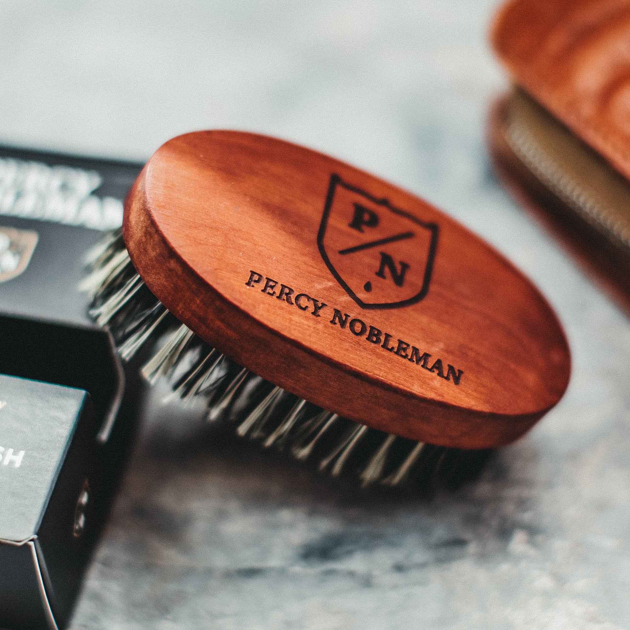 percy-nobleman-vegan-beard-brush-vegane-bartb-rste-aus-ge-ltem-sterreichischem-b image 2