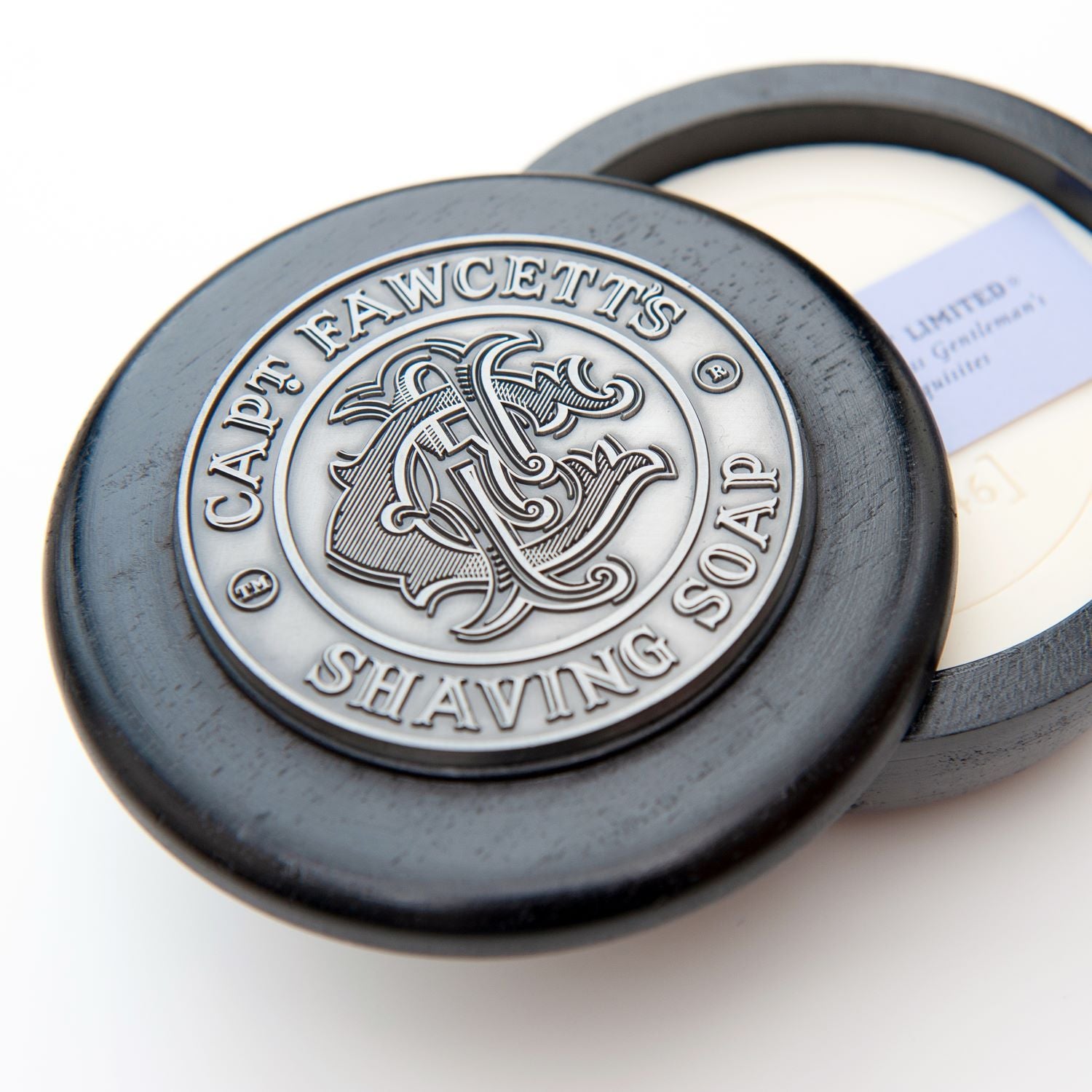captain-fawcett-expedition-reserve-luxurious-shaving-soap-rasierseife-mit-pinie- image 3