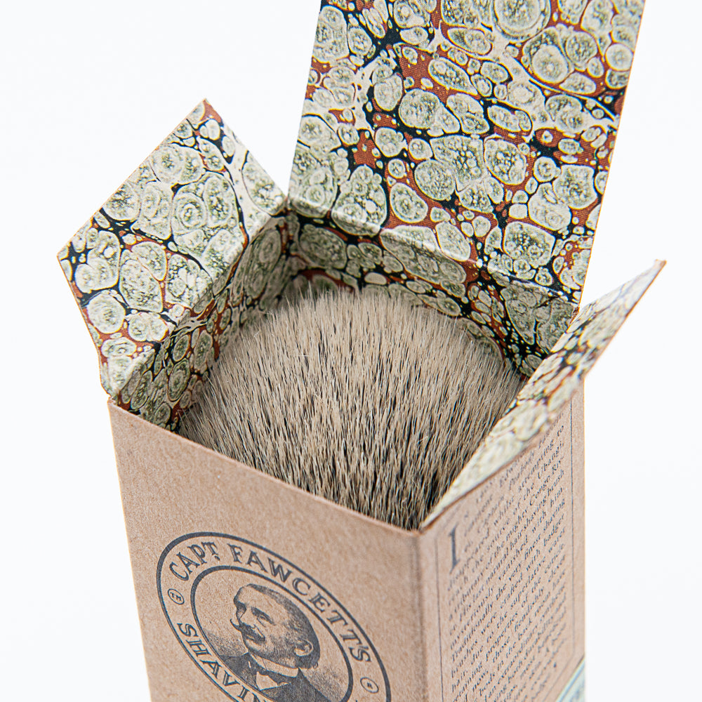 captain-fawcett-faux-badger-shaving-brush-veganer-synthetischer-rasierpinsel image 2